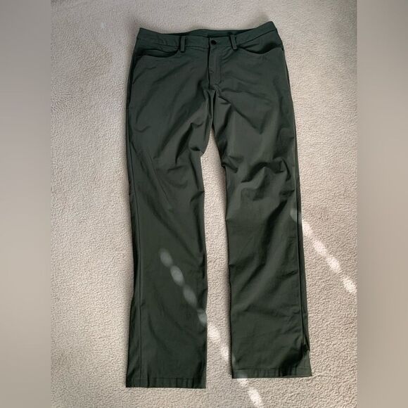 Lululemon commission Green Pants - Picture 1 of 5